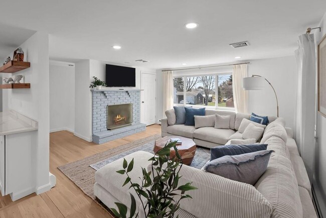 Building Photo - 86 Sherwood Terrace