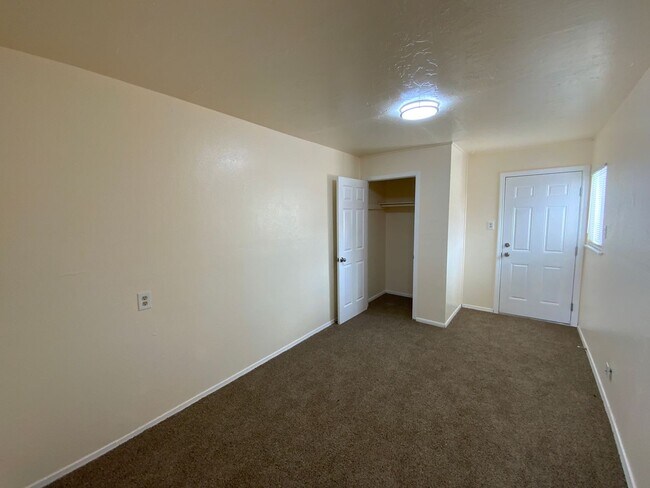 Building Photo - 4 Bedroom Single Story Home Available Near Tramway Blvd NE & Lomas Blvd NE!