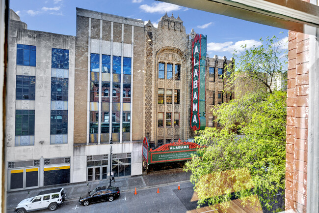 Building Photo - Theatre Lofts