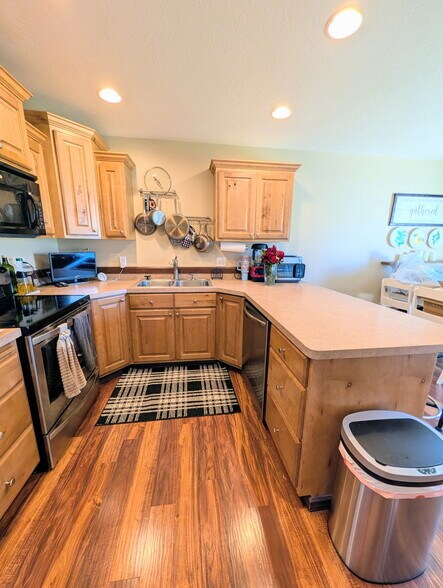 Building Photo - 175 Robison Dr