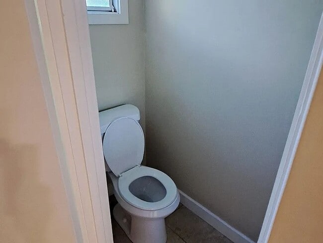 Building Photo - Charming 3BR House in Stockton