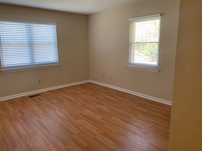 Building Photo - 3085 Speicher Cir