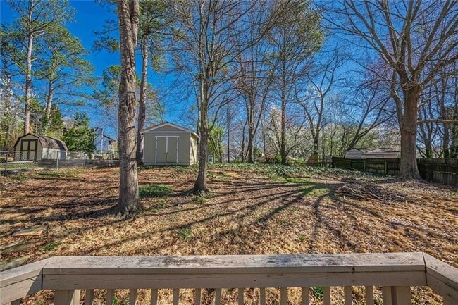 Building Photo - 2491 Redfield Dr