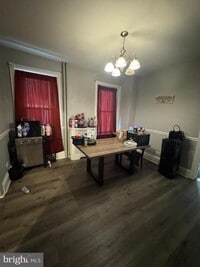 Building Photo - 533 Buttonwood St