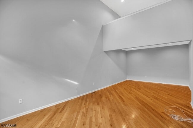 Building Photo - 48 Loft Dr