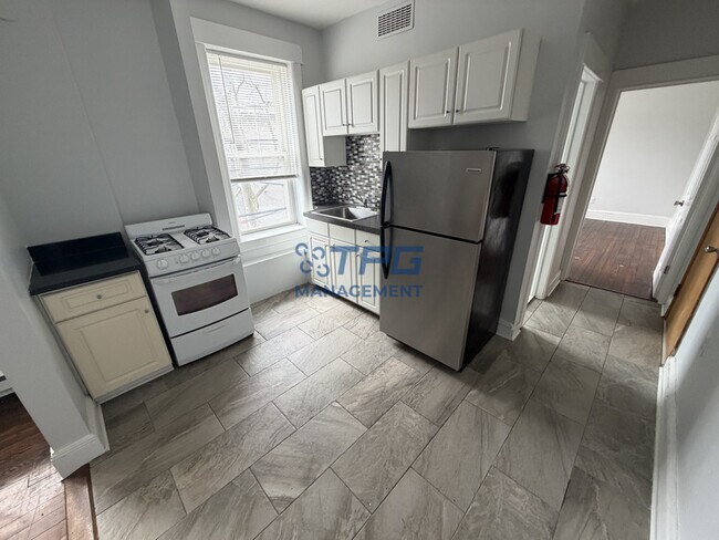 Building Photo - 265 Avenue B