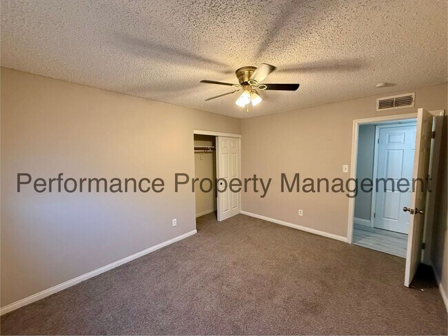 Building Photo - Beautiful 3 Bed/2 Bath NE Bakersfield Home w/ Pool, Solar & $0 Deposit Option