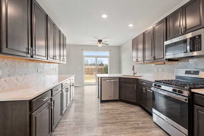 Building Photo - 2045 Stuttle Rd