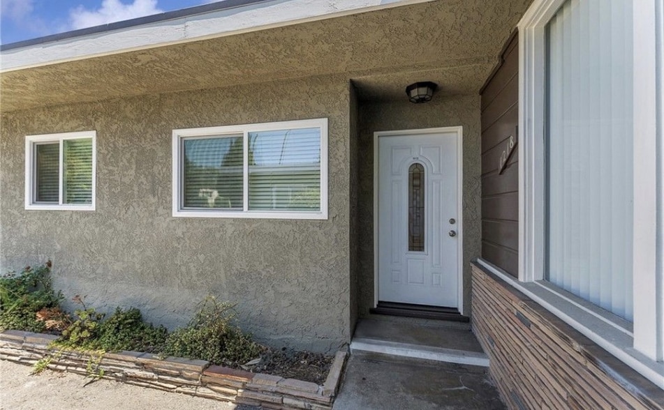 Building Photo - 1218 E Washington Blvd