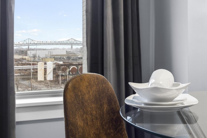 Building Photo - 95 Broadway