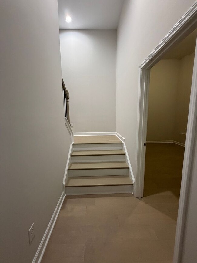 Building Photo - BRAND NEW TOWNHOMES AVALIABLE NOW