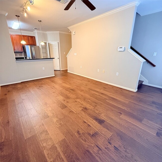 Building Photo - 9200 Westheimer Rd