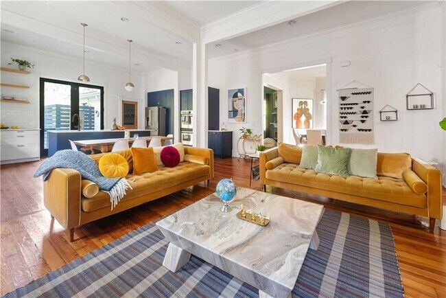 Building Photo - 383 Park Ave SE