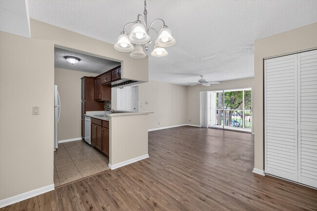 Building Photo - 2512 SE Anchorage Cove
