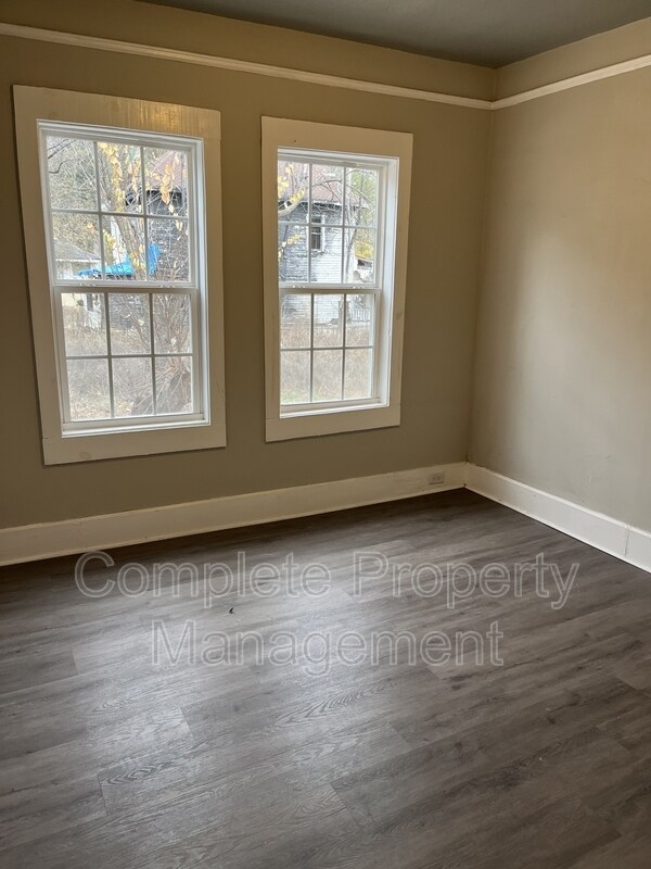 Building Photo - 2129 Pike Rd