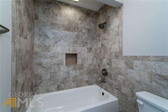 Building Photo - 306 Wynnes Ridge Cir SE