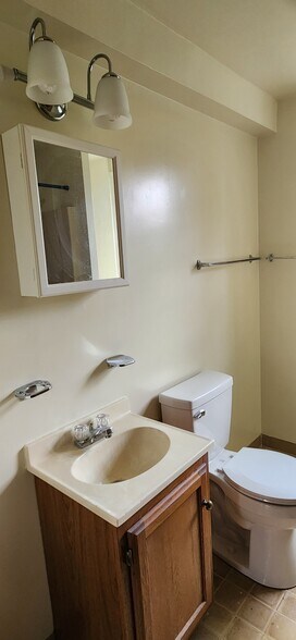 Building Photo - 226 Allison Ave