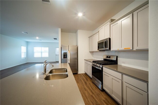 Building Photo - 220 Longbridge Dr