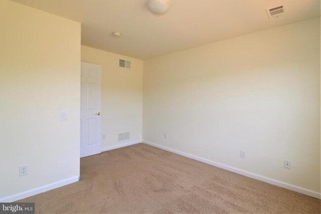 Building Photo - 412 Pauline Dr