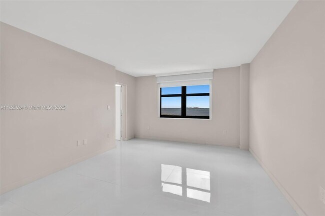 Building Photo - 2333 Brickell Ave