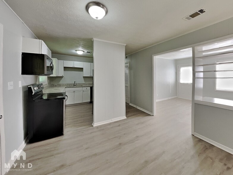 Building Photo - 10122 Allen Dr SW