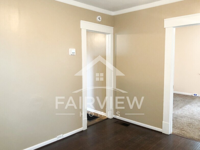 Living Room - 3520 Demott St