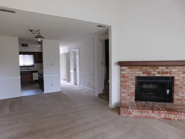 Building Photo - 1505 College Way