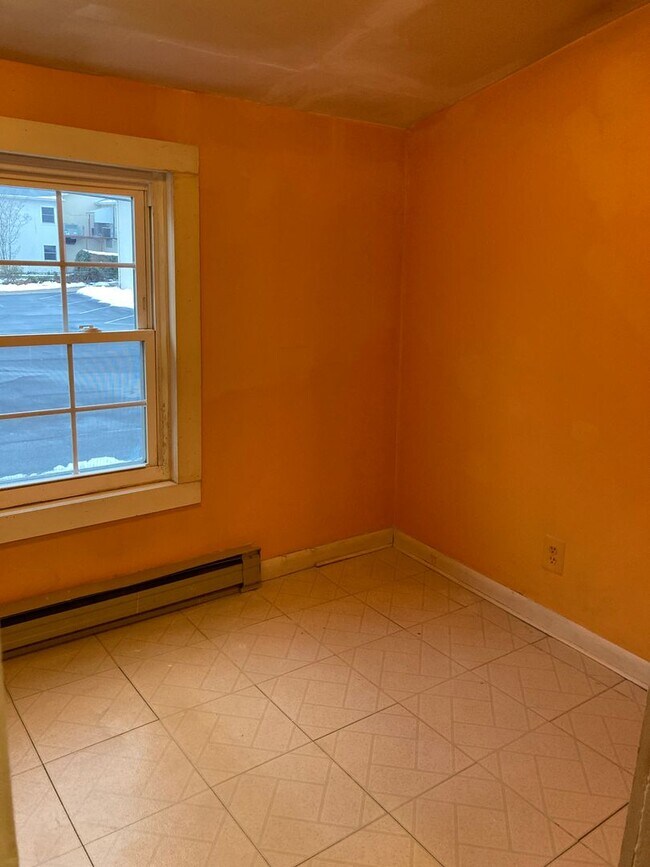 Building Photo - 1 Bedroom, 1 Bathroom Apartment In Havre d...