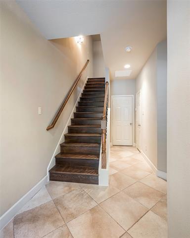 Building Photo - 2222 Marilla St