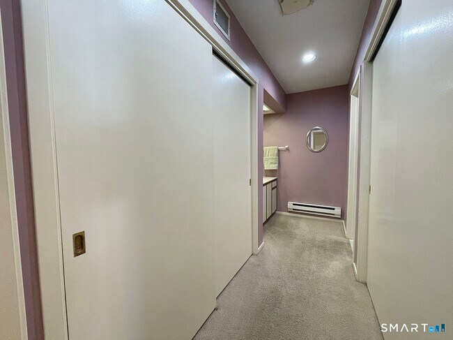 Building Photo - 6 Heritage Crest Dr