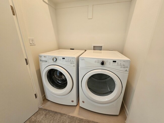 Building Photo - Minutes from Downtown, Uptown, Henderson, ...