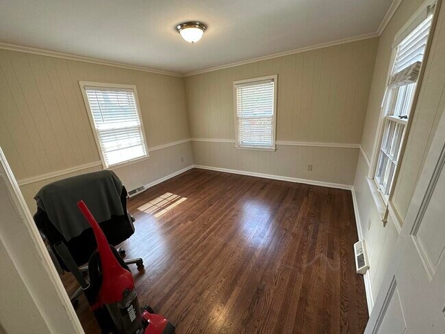 Building Photo - 2008 Fontaine Rd