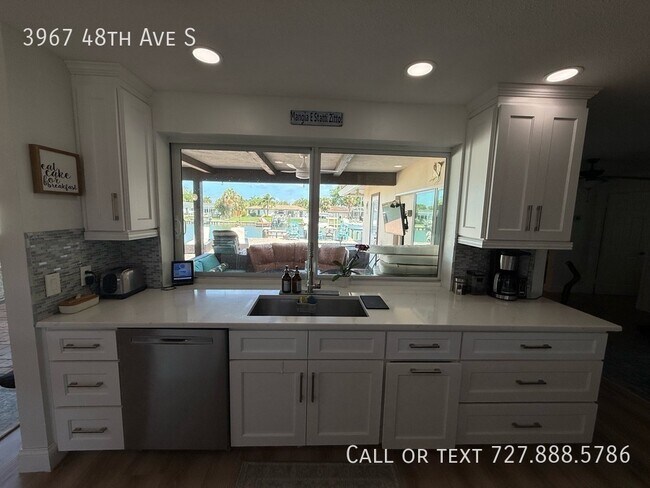 Building Photo - 3967 48th Ave S