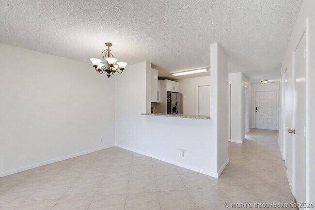 Building Photo - 9767 Kamena Cir