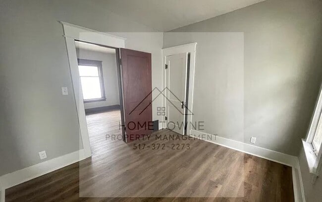 Building Photo - 722 N Hayford Ave