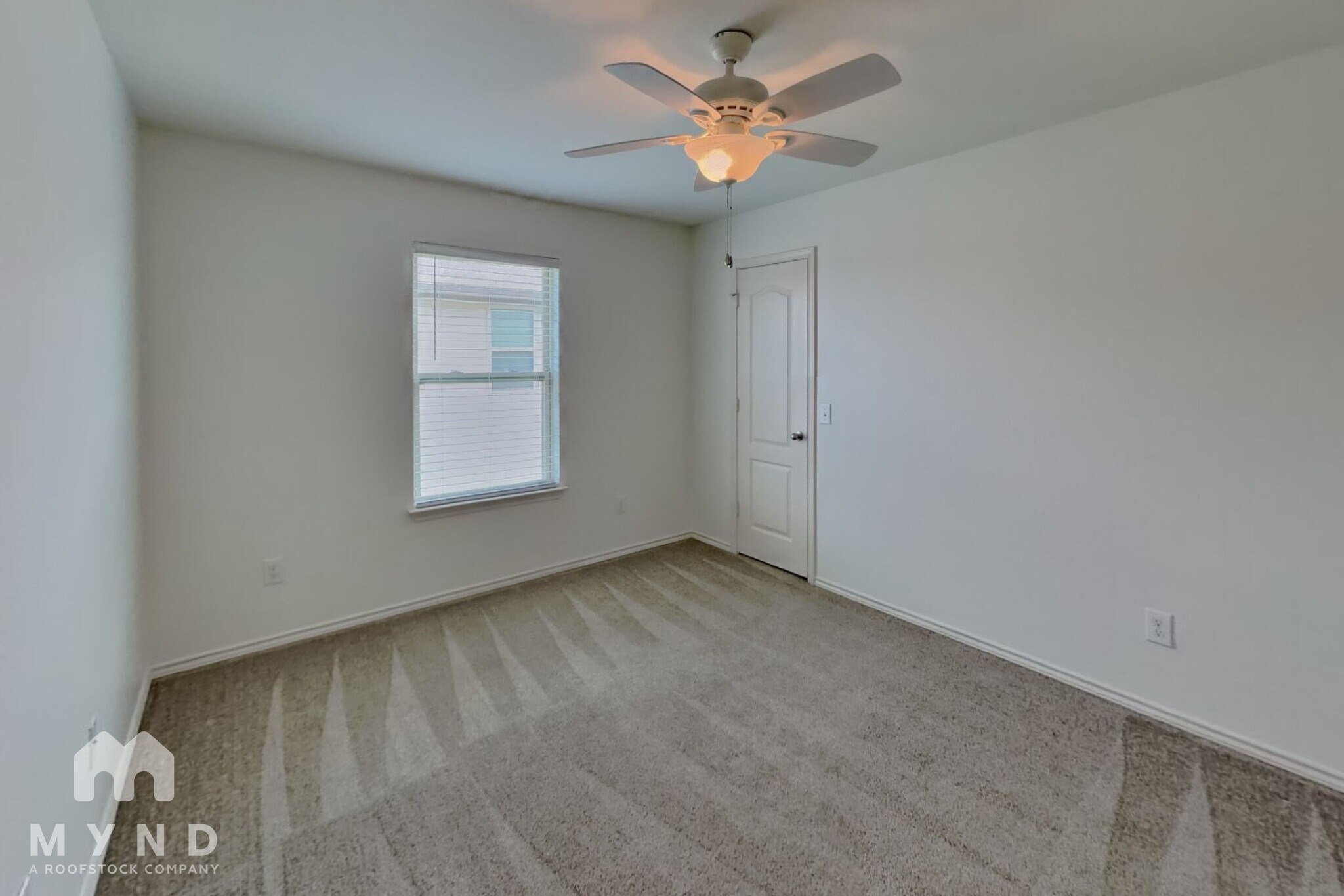 Building Photo - 440 Stonebrook Dr