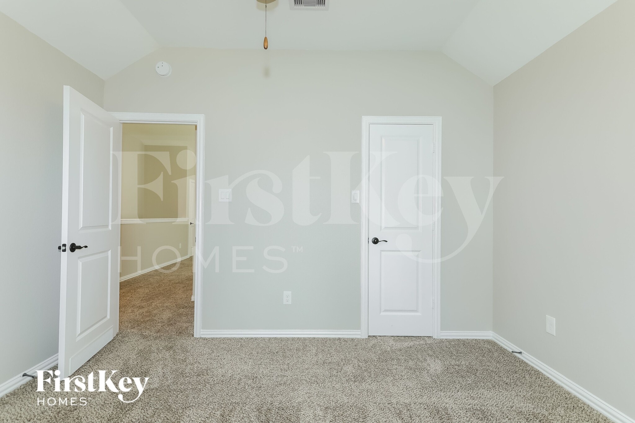 Building Photo - 119 Del Carmen Dr