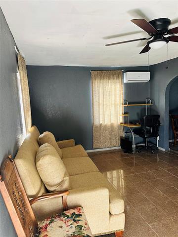 Building Photo - 1117 E Harvey Ave