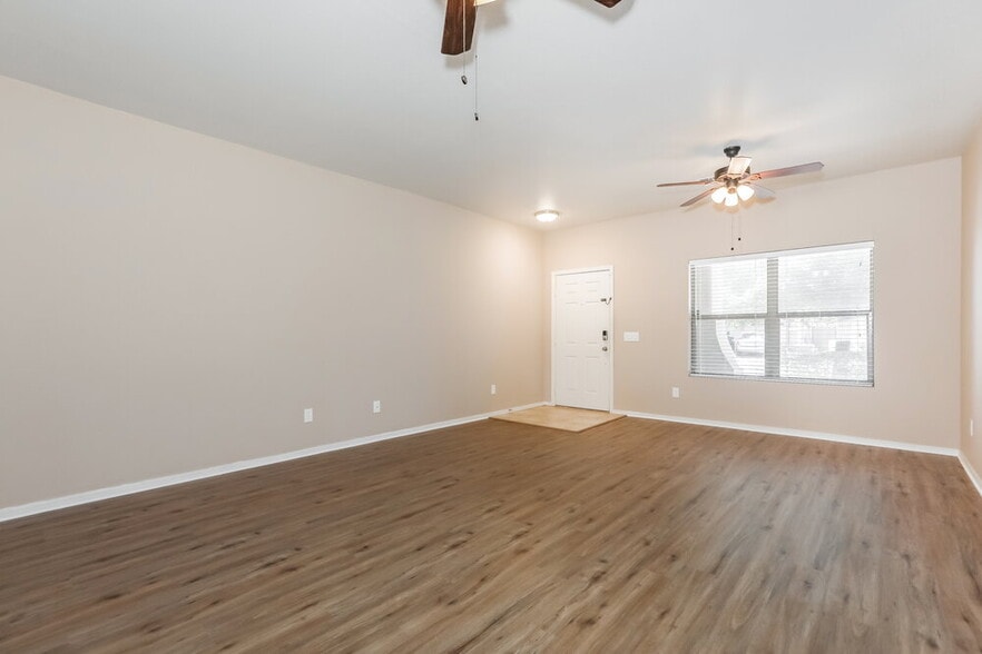 Building Photo - 2924 W Allens Peak Dr