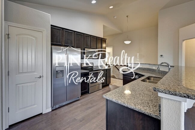 Building Photo - 10716 Ridgepole Dr