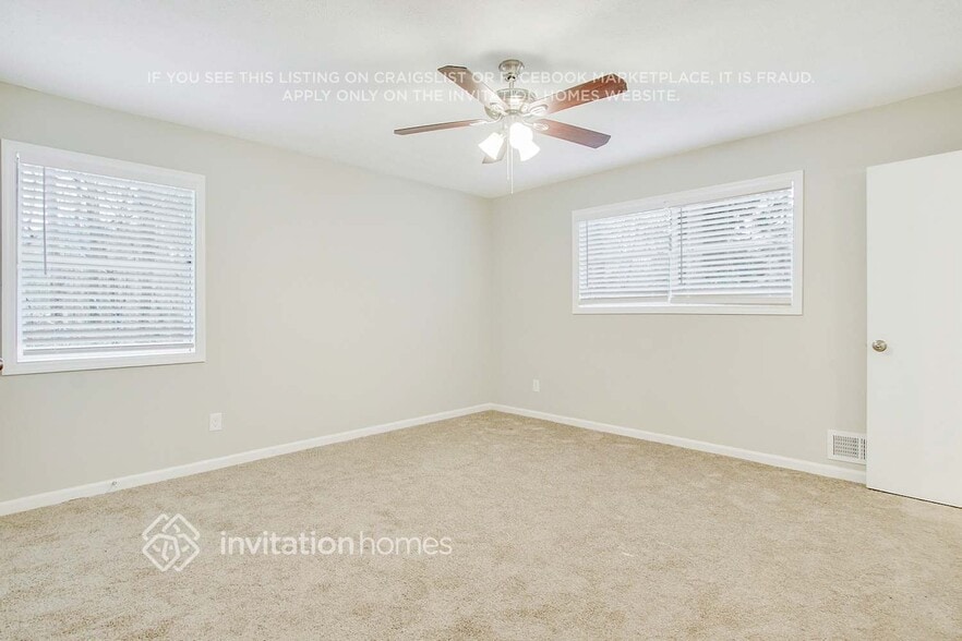 Building Photo - 232 Rustic Ridge Dr NE