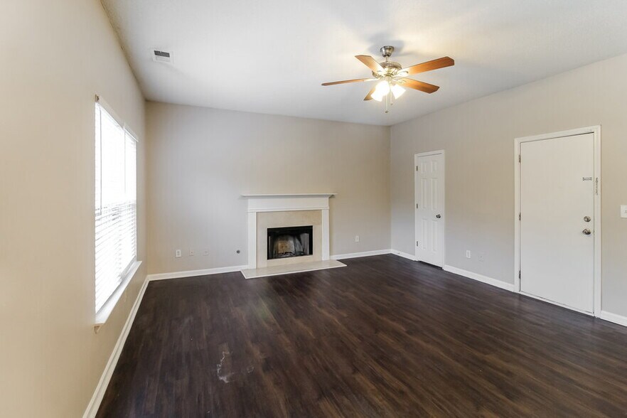Building Photo - 4352 Arabian Way SW