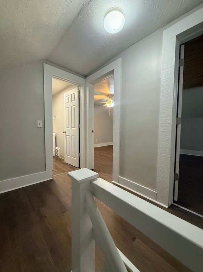 Building Photo - Newly renovated 3-bedroom, 1-bath home in Akron