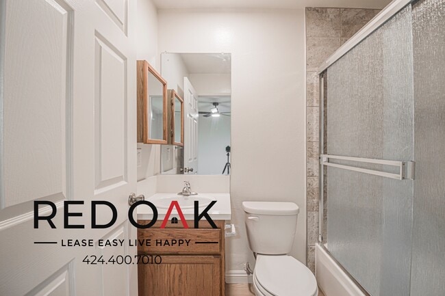 Building Photo - 4651 Cahuenga Blvd