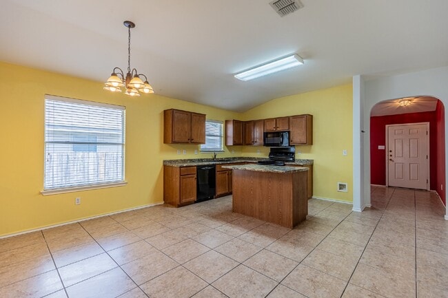 Building Photo - 8914 Walnut Springs