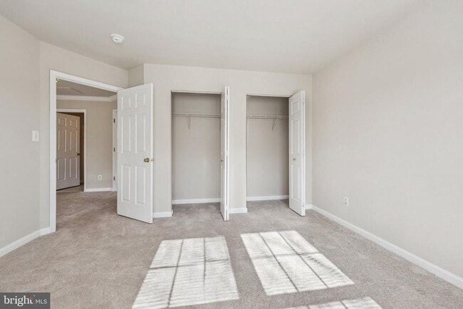 Building Photo - 2880 Myrtlewood Dr