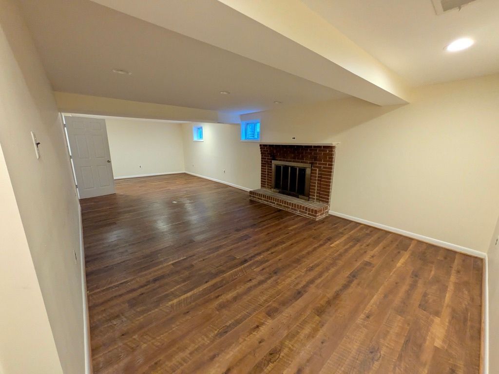 Building Photo - 9204 Davidson St