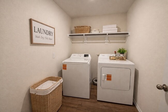 Building Photo - 1324 Stuarts Frst Dr