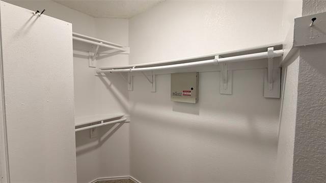 Building Photo - 6841 Ashbury Dr