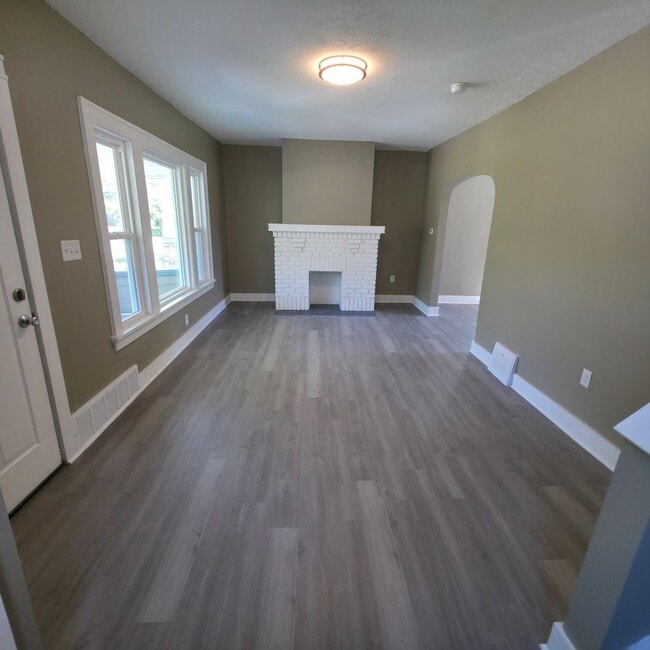 Building Photo - Cleveland Heights 3-Bed Single-Family